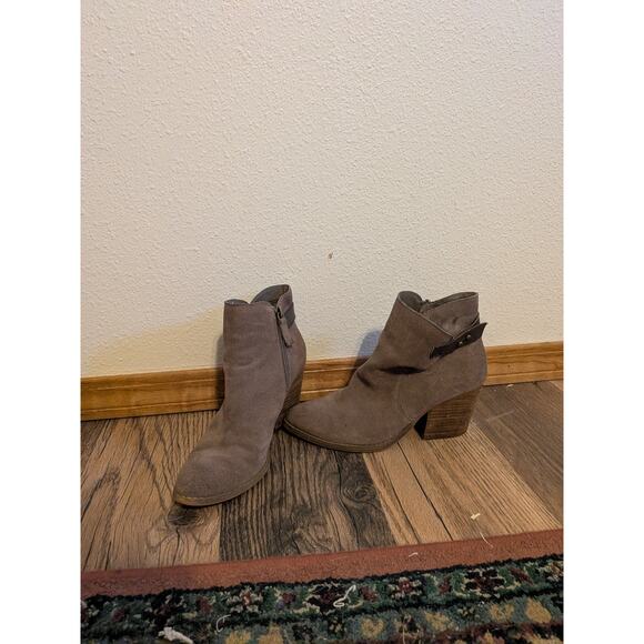 Treasure & Bond Winslow Suede Leather Block Heel Ankle Booties size 6.5 - Picture 2 of 6